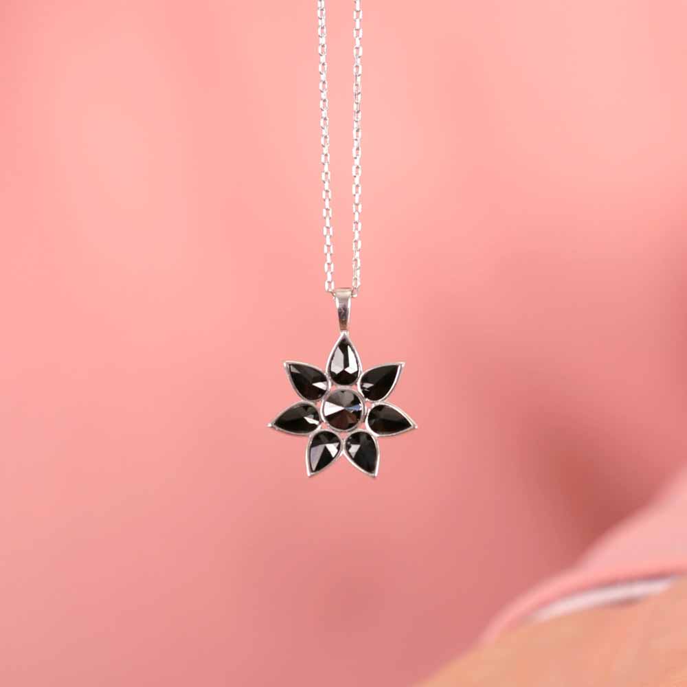 925 Sterling Silver Rose Shape Necklace